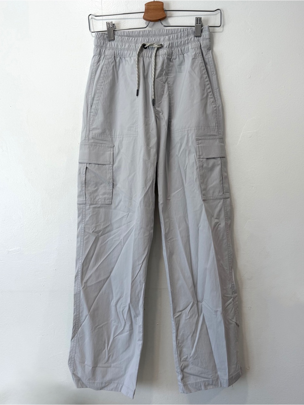 Vuori Women's Grey Birch Cargo Pants